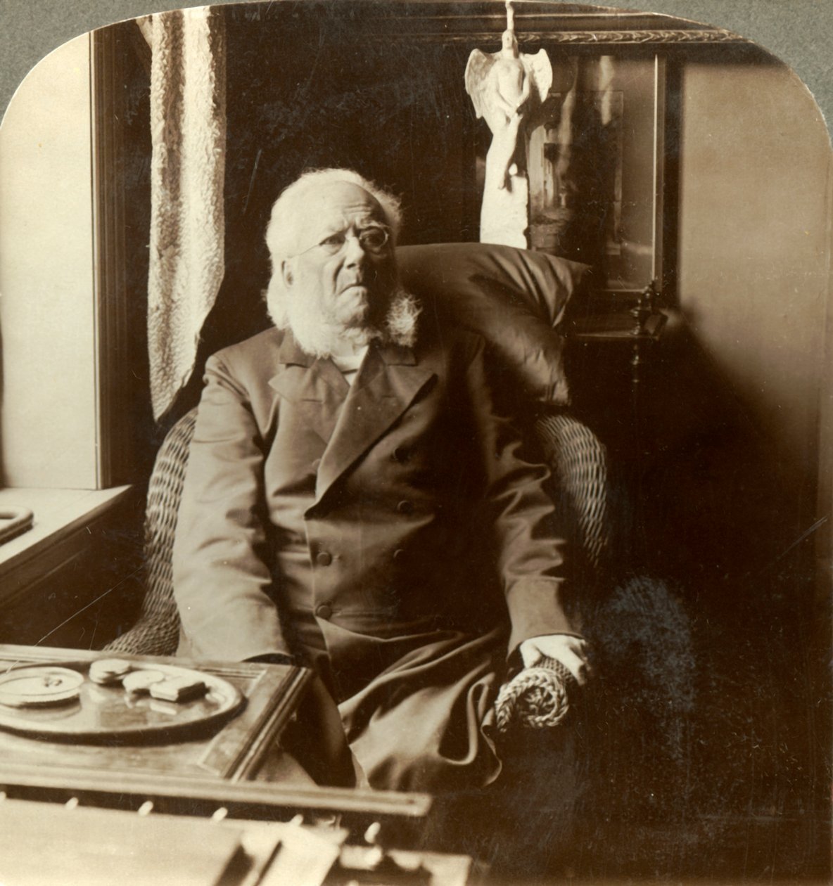 Henrik Ibsen, básník, kterému vzdává hold celý svět, doma Christiania, Norsko, c1905. od Unbekannt