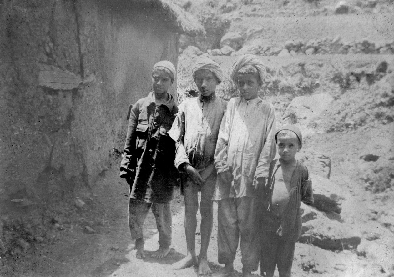 Děti horského kmene, Chakrata, 1917 od Unbekannt