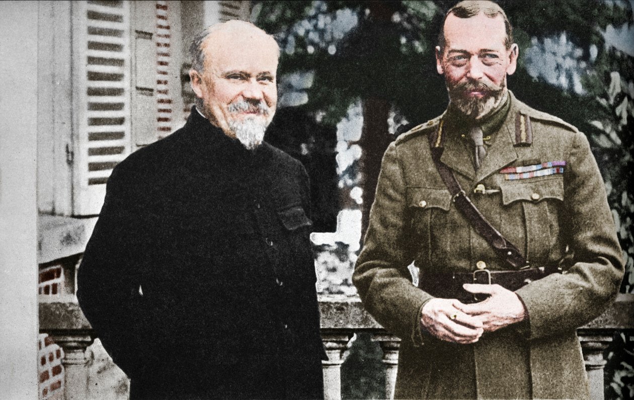 Jeho Veličenstvo s prezidentem Poincare v britském generálním ředitelství ve Francii, c1916, 1935. od Unbekannt