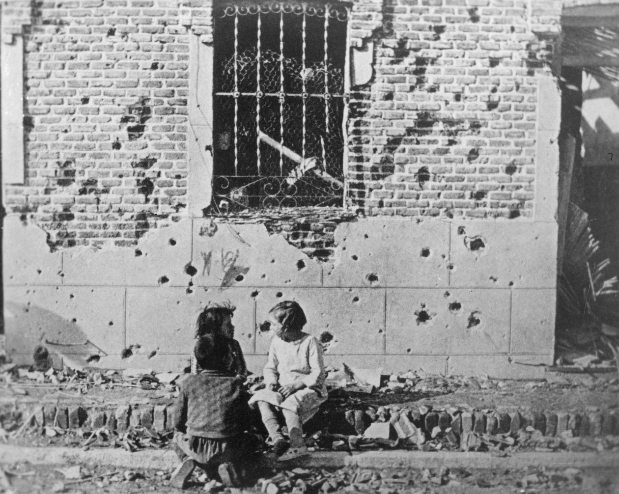 Děti bez domova, Barcelona, Katalánsko, Španělsko, španělská občanská válka, c1936-c1939 od Unbekannt
