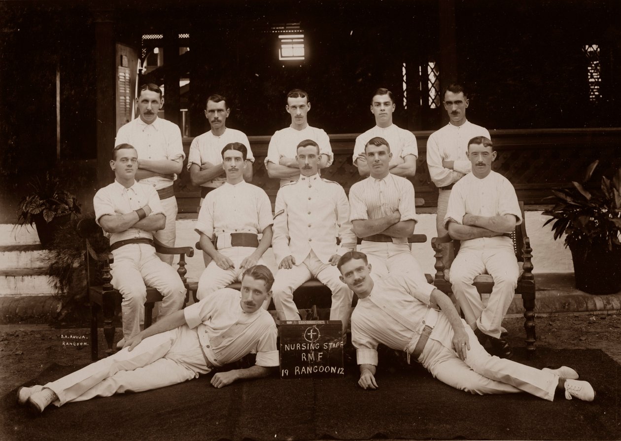 Hospital Orderlies of the 1st Royal Munster Fusiliers, Rangún, Barma, 1913 od Unbekannt