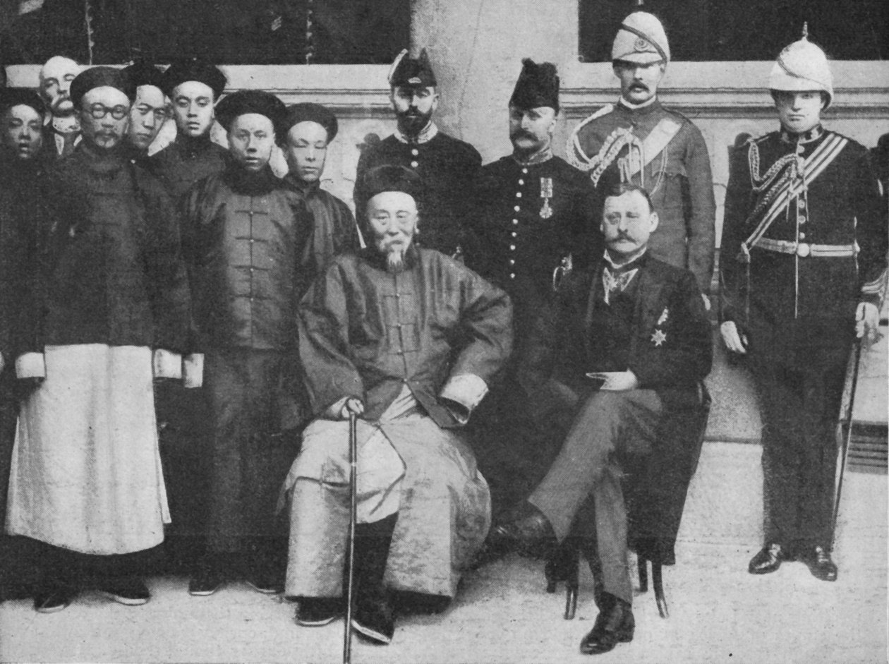 In Far Cathay - Zajímavá skupina v Hong Kongu, pořízená předtím, než Li Hung odešel do Pekinu, 1900 od Unbekannt
