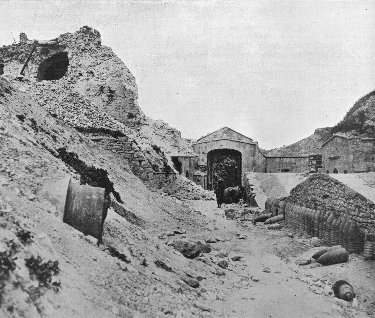 Uvnitř zničené pevnosti Sedd el Bahr, 1915 od Unbekannt