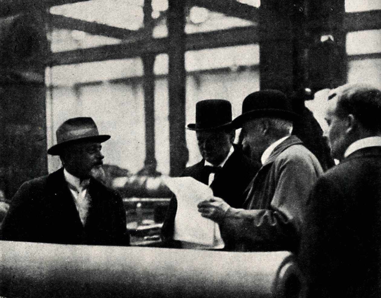 Inspecting an Arms Factory, c1917, 1945. od Unbekannt