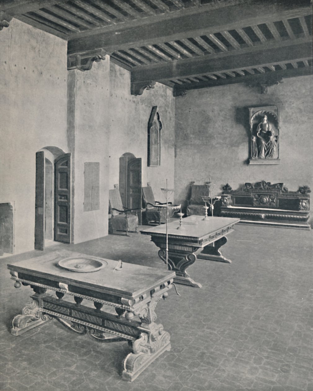 Interiér Palazzo Davanzati, Florencie. Se dvěma tabulkami ze 16. století, 1928 od Unbekannt