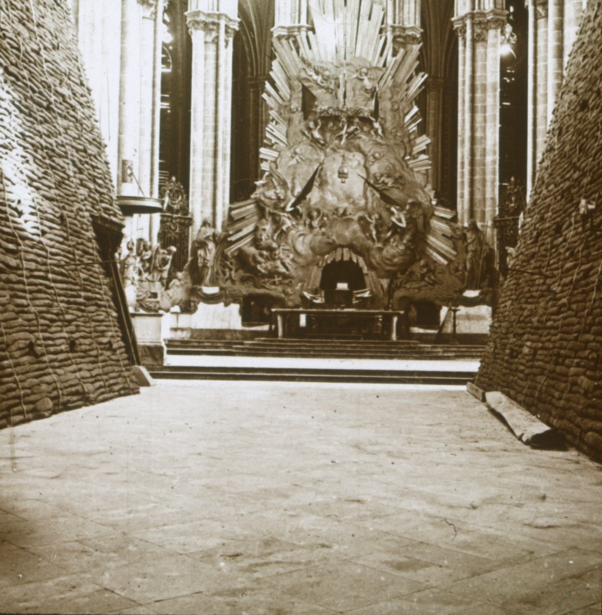 Interiér katedrály, Amiens, severní Francie, c1914-c1918 od Unbekannt