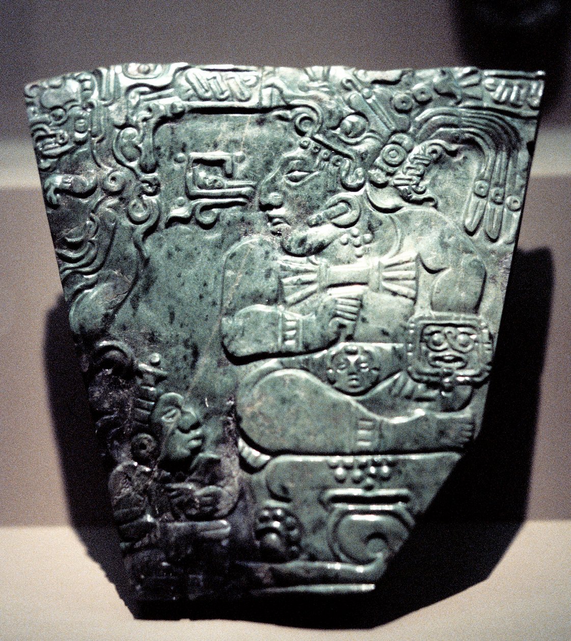 Jadeitová deska zobrazující sedícího mayského krále, 400-800 od Unbekannt
