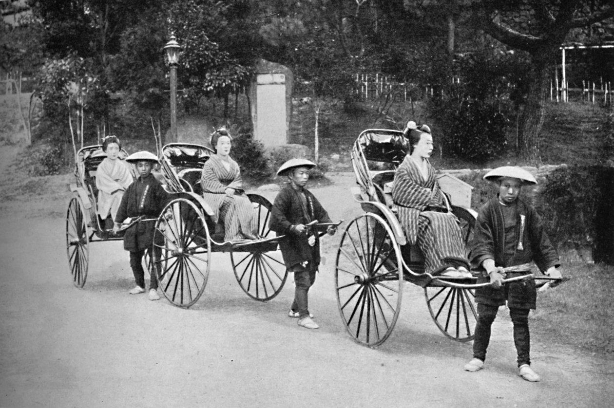 Japonské dámy v rikšách tažených kuli, 1902 od Unbekannt