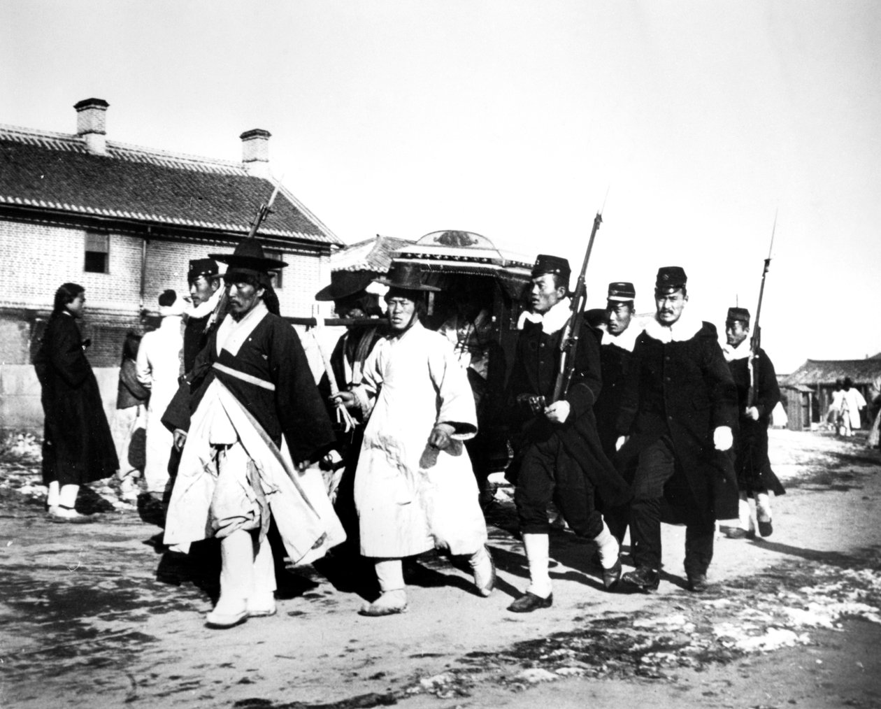 Japonští úředníci a vojáci, Korea, 1900 od Unbekannt