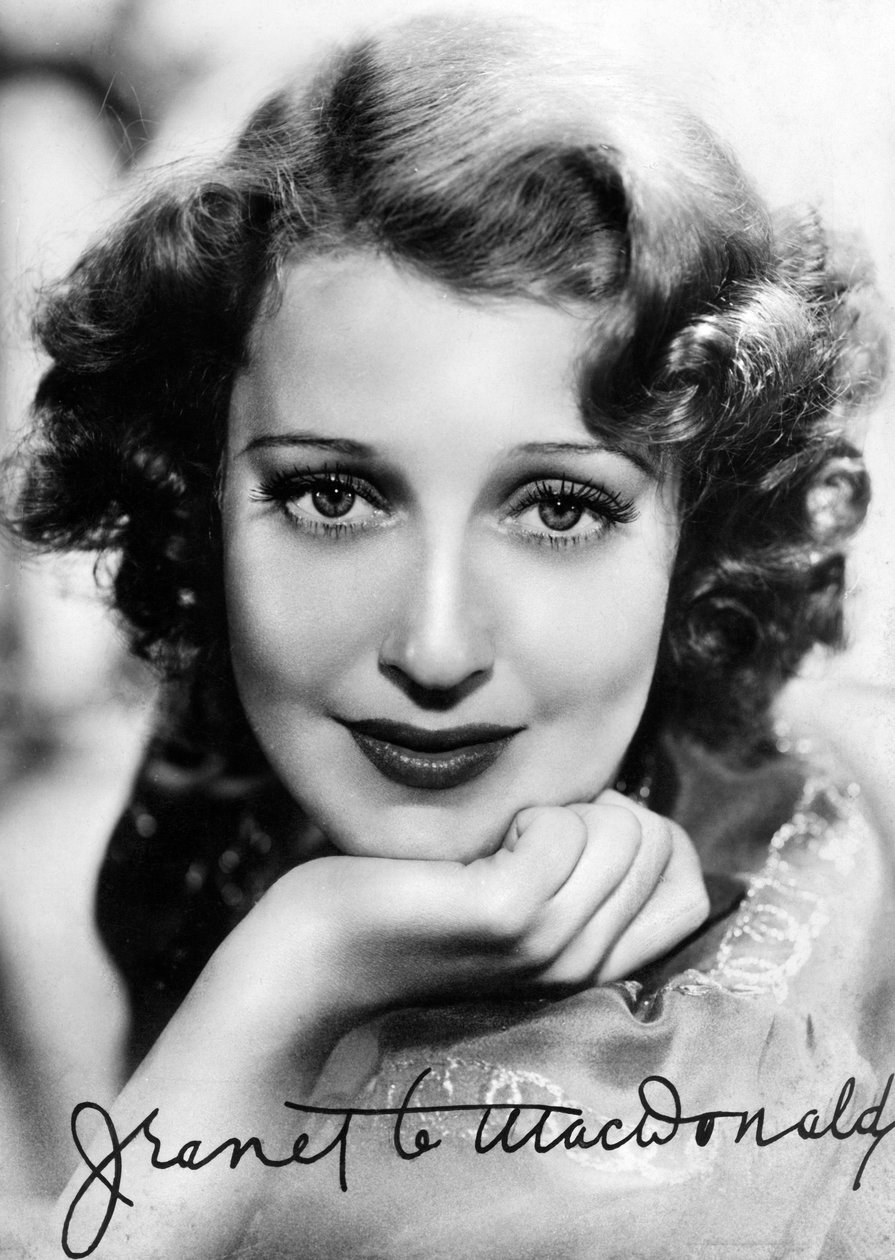 Jeanette MacDonald 1903-1965, americká zpěvačka a herečka, c1930-c1940 od Unbekannt