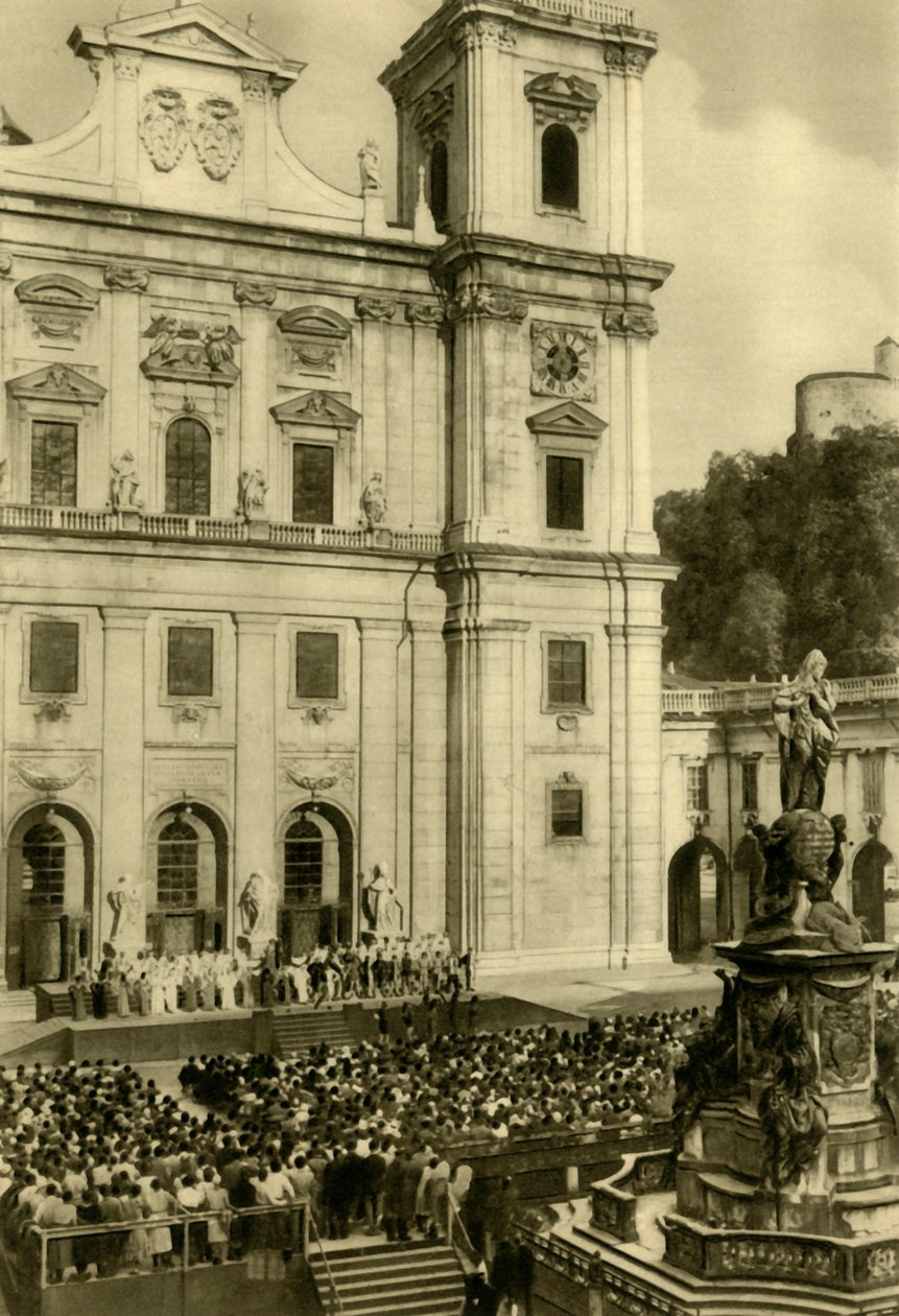Všichni vystoupili před katedrálou v Salcburku, Salzburg, Rakousko, c1935. od Unbekannt