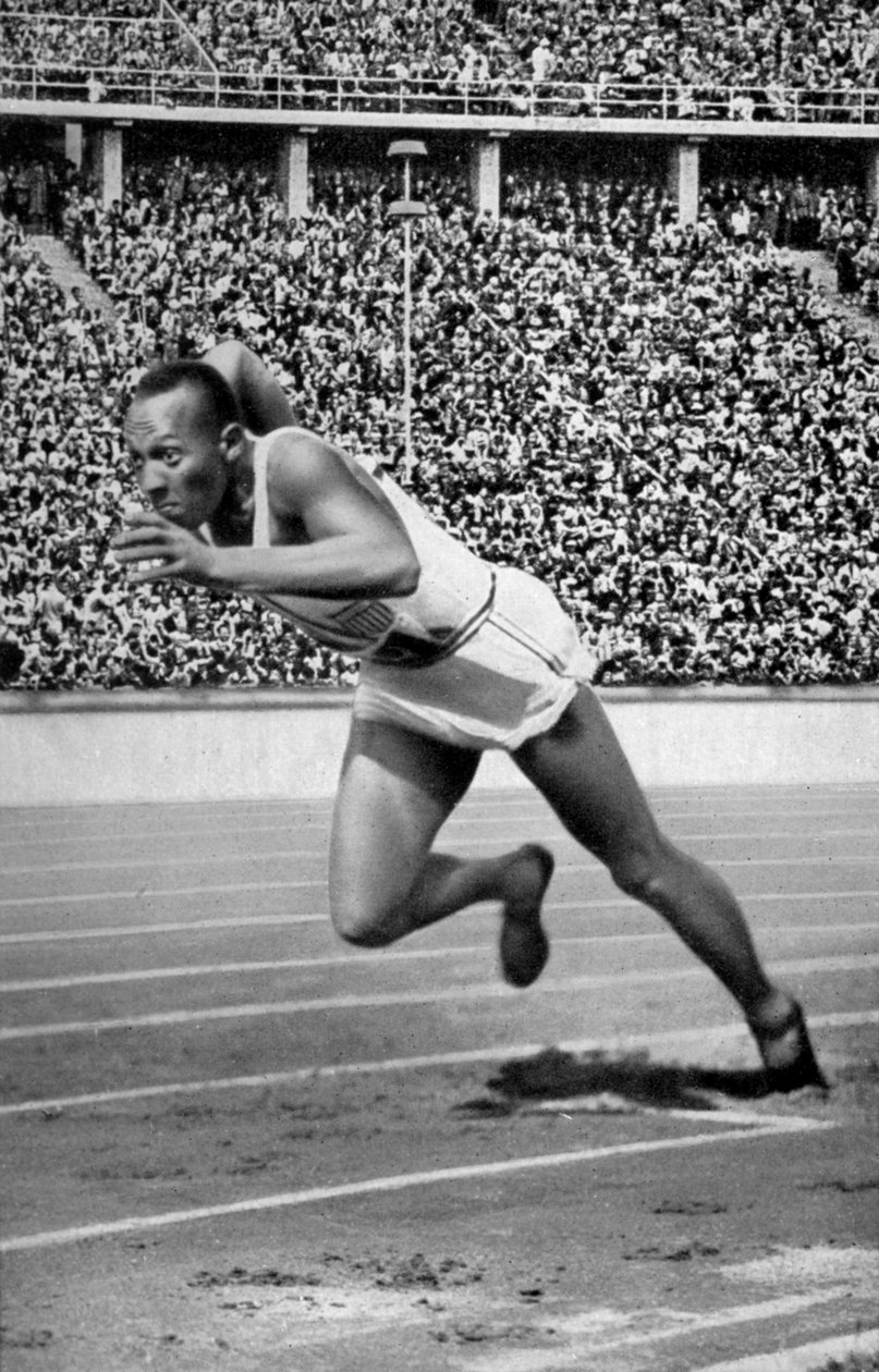 Jesse Owens na startu běhu na 200 metrů na olympijských hrách v Berlíně v roce 1936 od Unbekannt