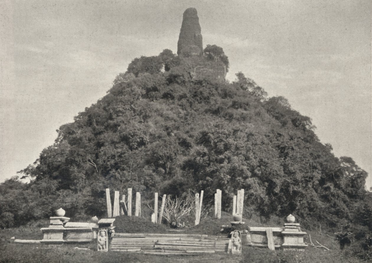 Jetavanarama Dagoba, nejmladší ze tří velkých Dagob z Anuradhapura na konci 3. století našeho letopočtu od Unbekannt
