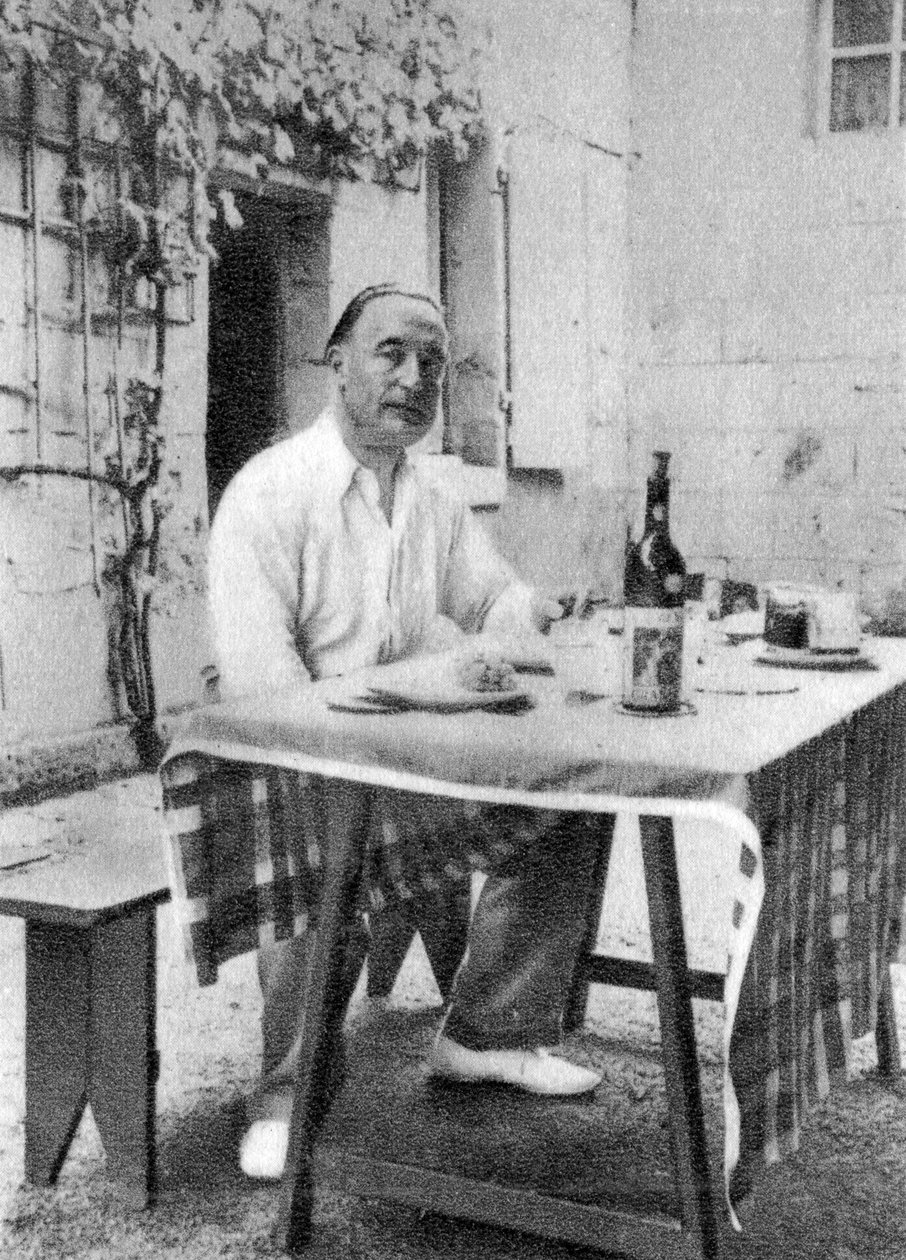 Jules Romains , francouzský básník a spisovatel, 1935 od Unbekannt