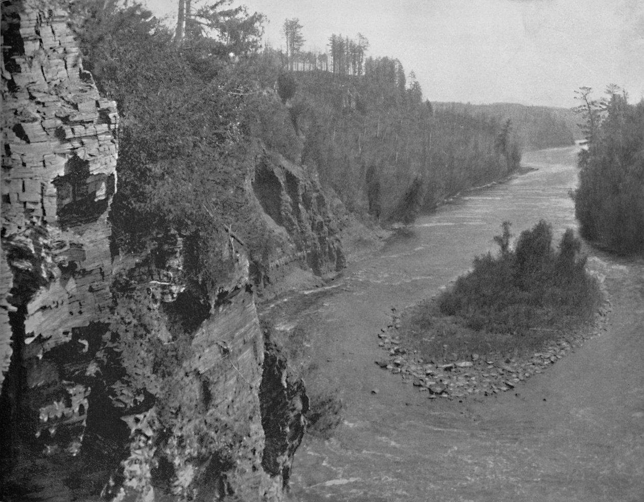 Řeka Kaministiquia, pod vodopády Kakabeka, c1897. od Unbekannt