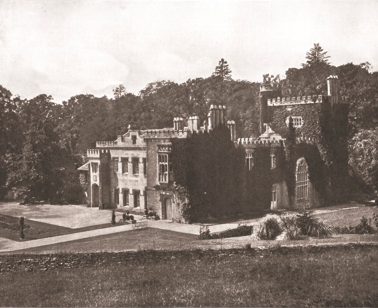 Kentchurch Court, Herefordshire, 1894. od Unbekannt