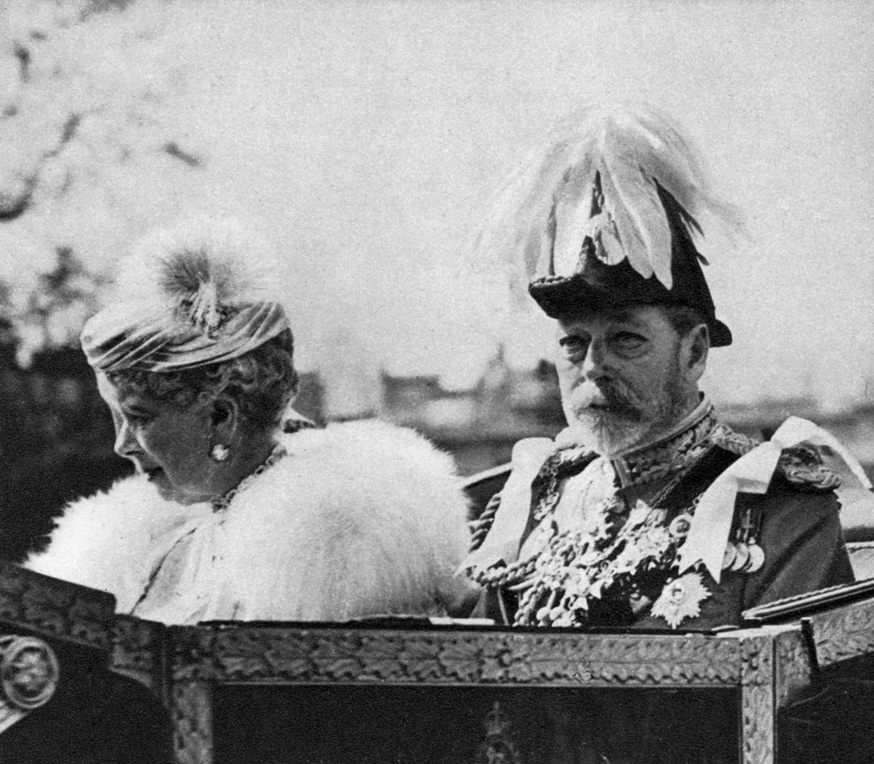 Král Jiří V. a královna Marie na cestě do katedrály St Pauls, Stříbrné jubileum, 1935 od Unbekannt