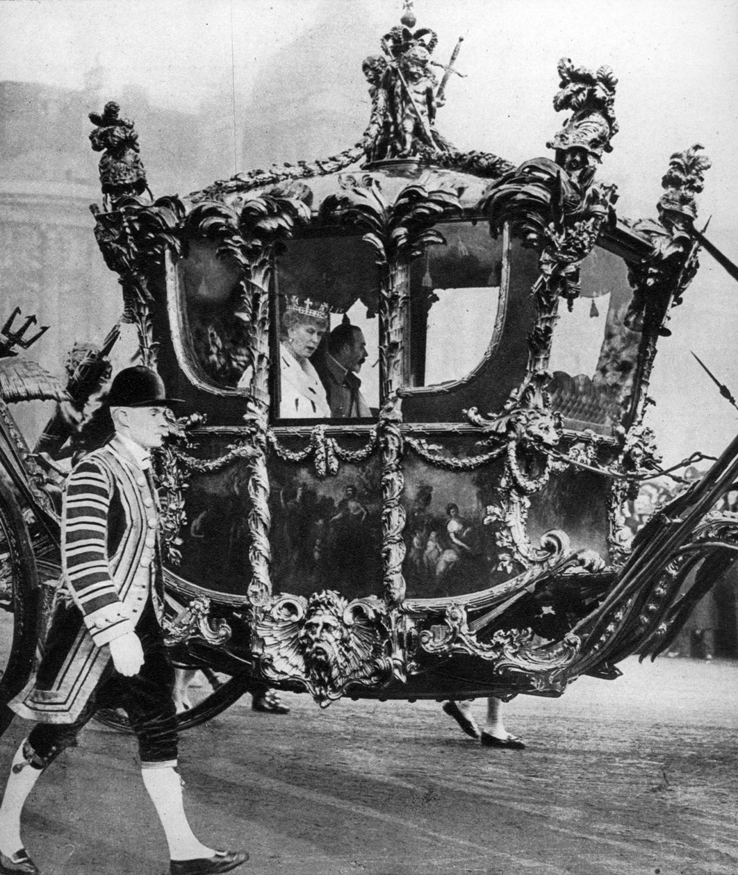 Král Jiří V. a královna Marie na cestě ke státnímu otevření parlamentu, c1930 od Unbekannt