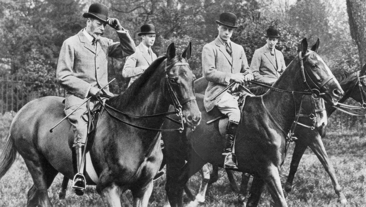 Král Jiří V. na koni ve Windsor Great Park se svými syny, 30. léta 20. století od Unbekannt