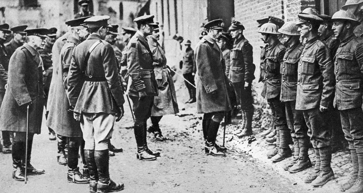 King George V se 7. praporem Sherwood Foresters, první světová válka, březen 1918 od Unbekannt