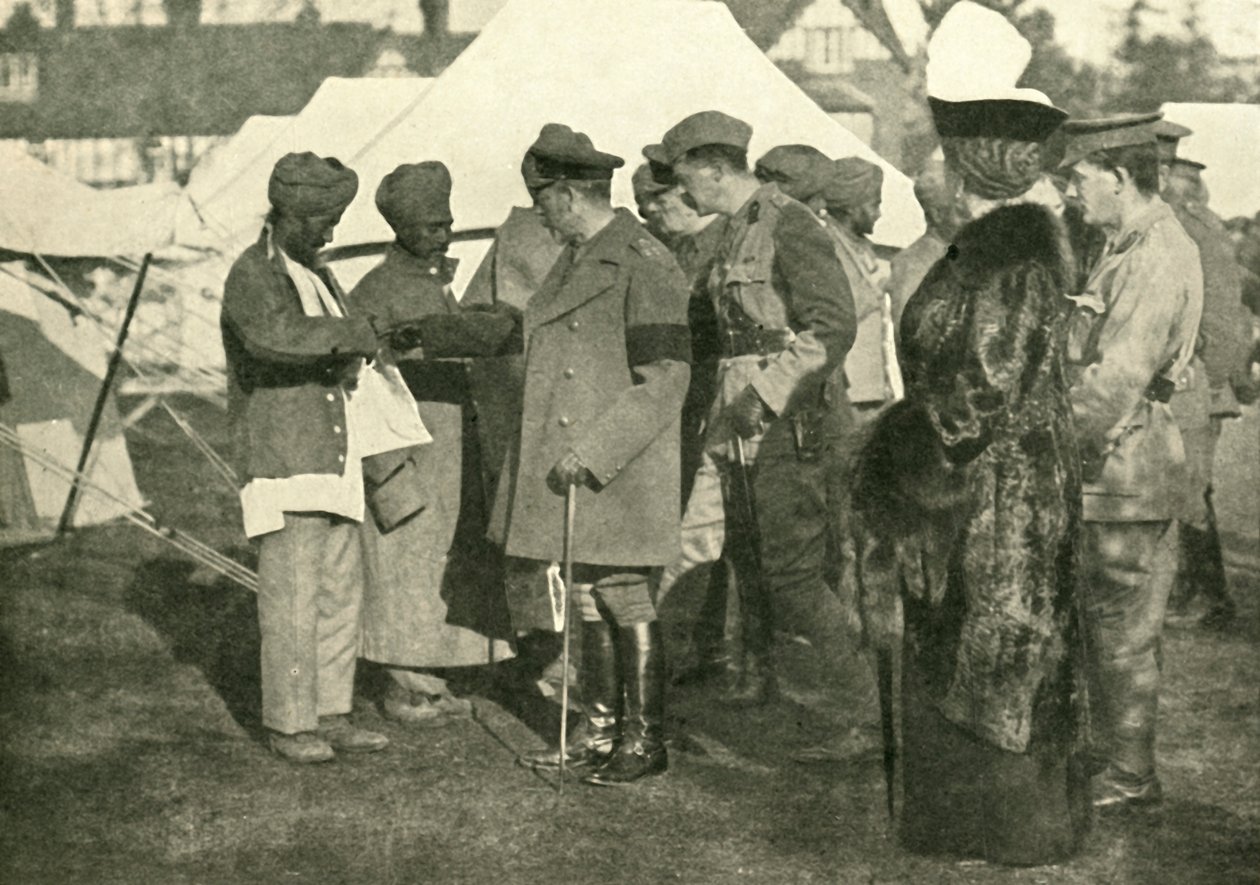 King George a Queen Mary navštěvují zraněné vojáky, první světová válka, 1915, c1920. od Unbekannt