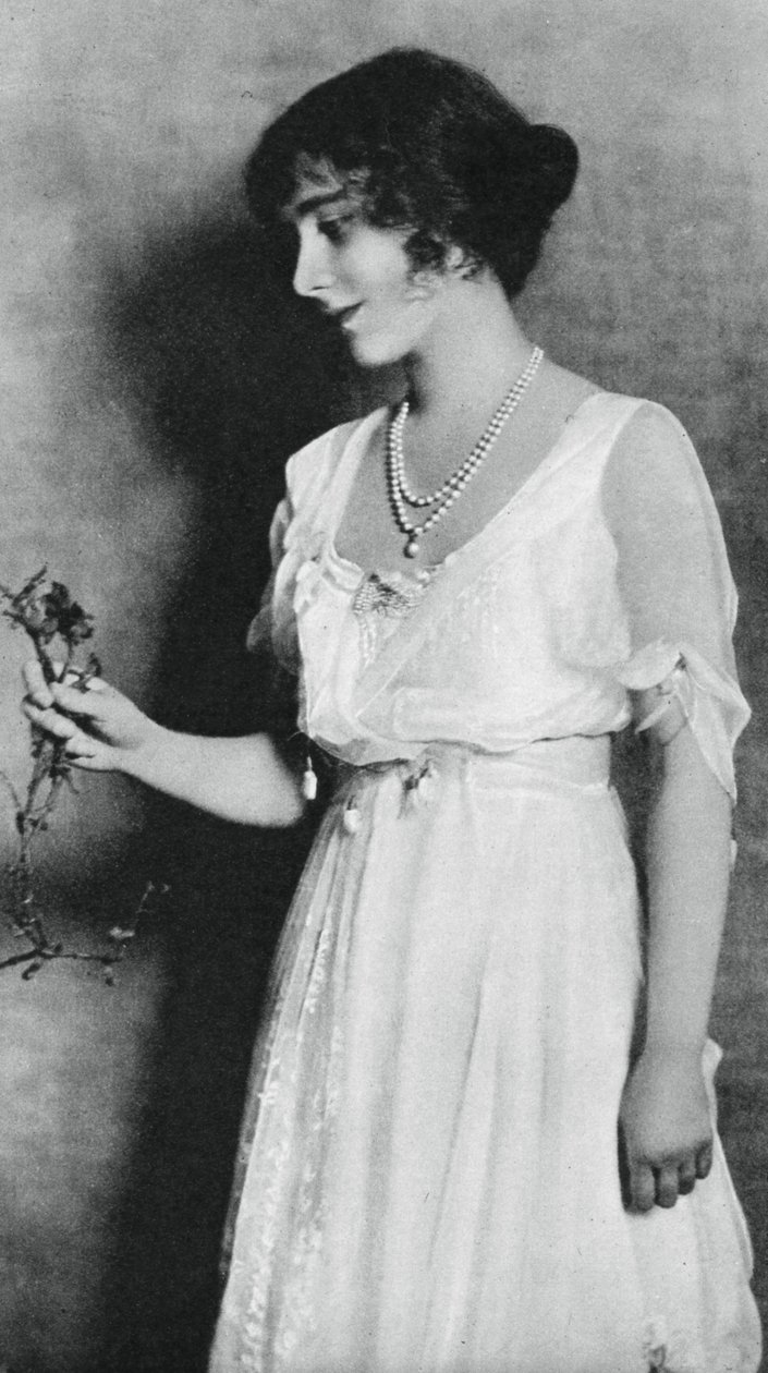 Lady Elizabeth Bowes-Lyon s červeným karafiátem, 1923, 1937 od Unbekannt