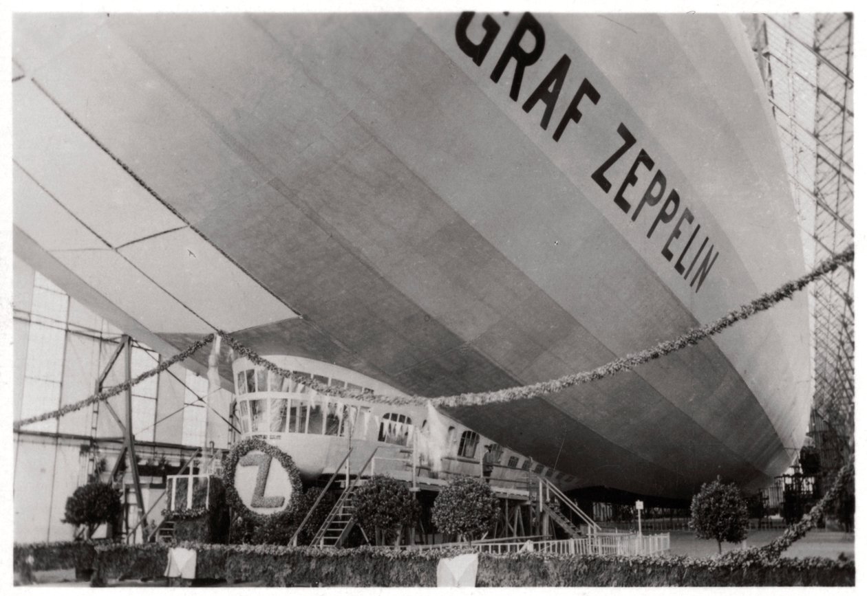 Slavnostní zahájení provozu Zeppelin LZ127 Graf Zeppelin, Friedrichshafen, Německo, 9. července 1928 1933 od Unbekannt