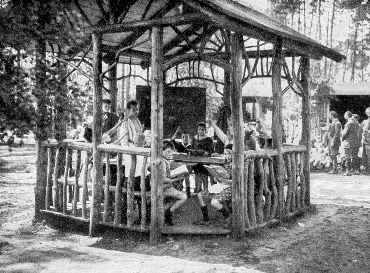 Učení v lese Charlottenburg, Berlín, Německo, 1922 od Unbekannt
