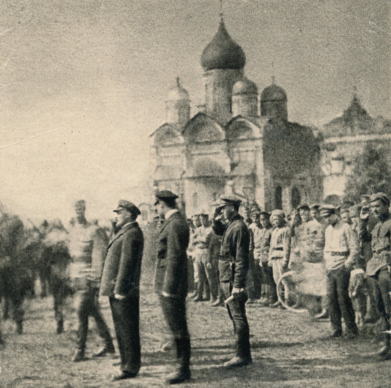 Lenin hodnotí 11. skupinu absolventů První moskevské sovětské školy velitelů kulometů i od Unbekannt