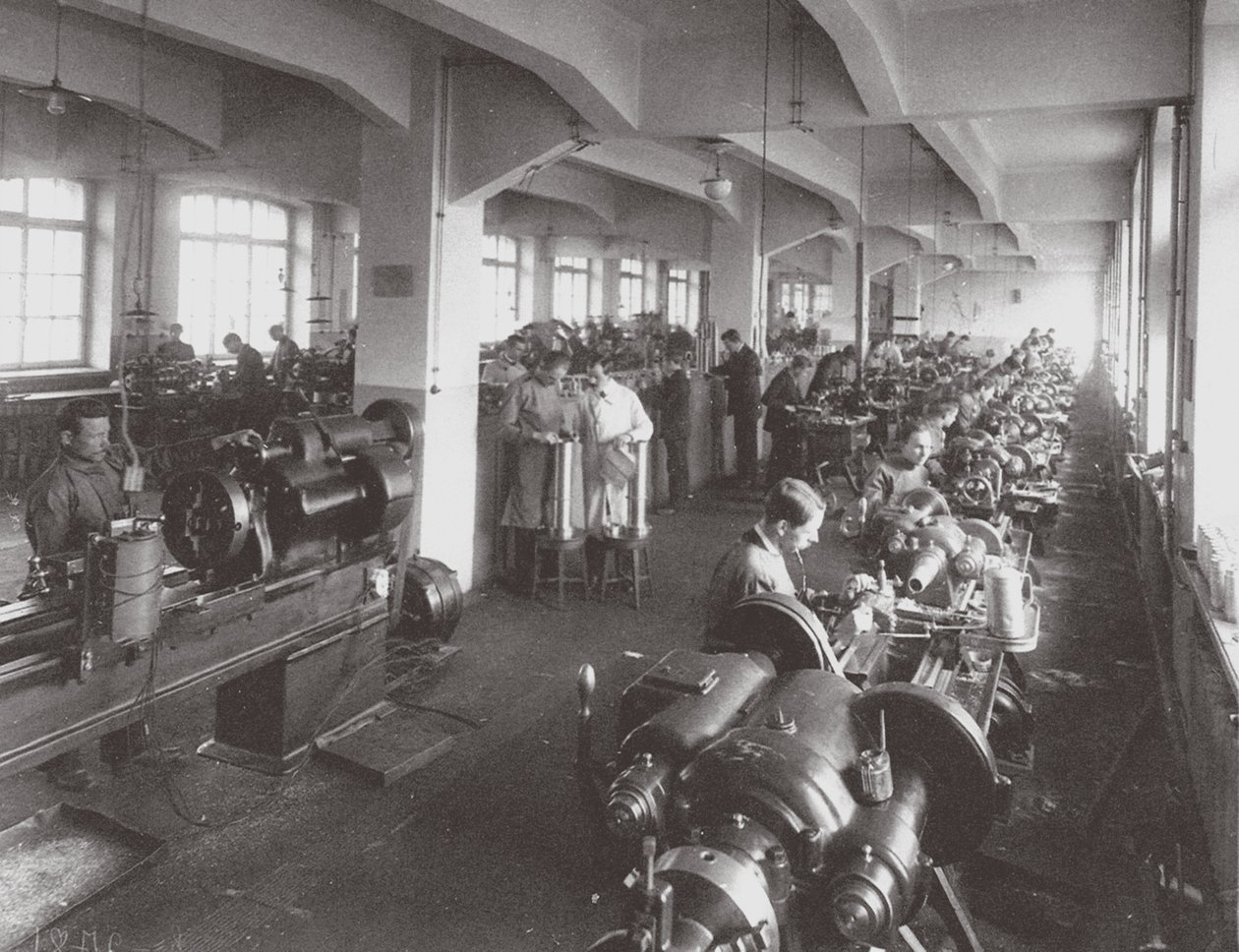 Zpracování čoček v továrně optické mechanické asociace v Petersburgu, 1916 od Unbekannt