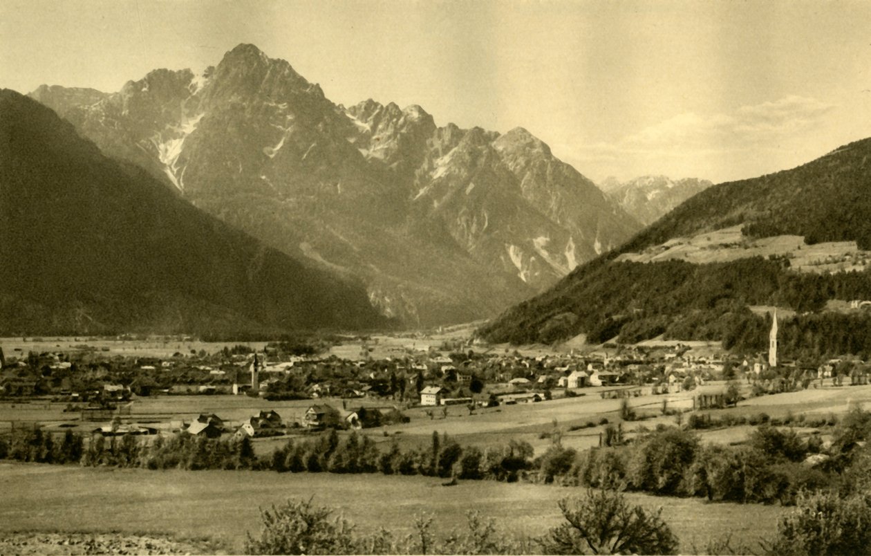 Lienz a Spitzkofel, Tyrolsko, Rakousko, c1935. od Unbekannt