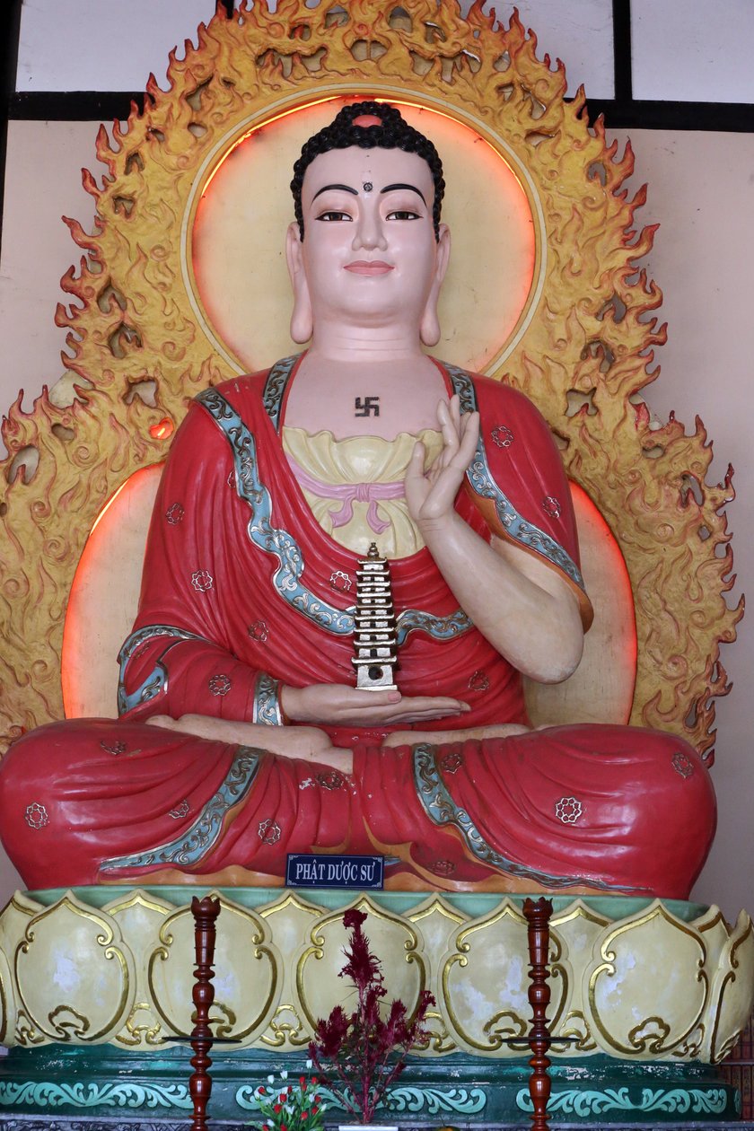 Buddhistická pagoda Linhan. Socha Buddhy medicíny (Bhaisajyaguru). Dalit. Vietnam od Unbekannt