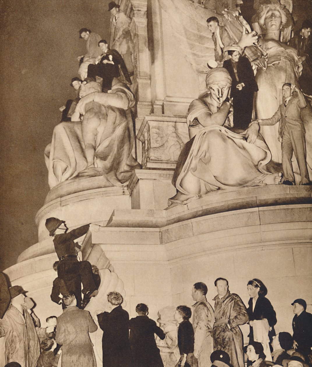 Londýnská tribuna, 1937 od Unbekannt