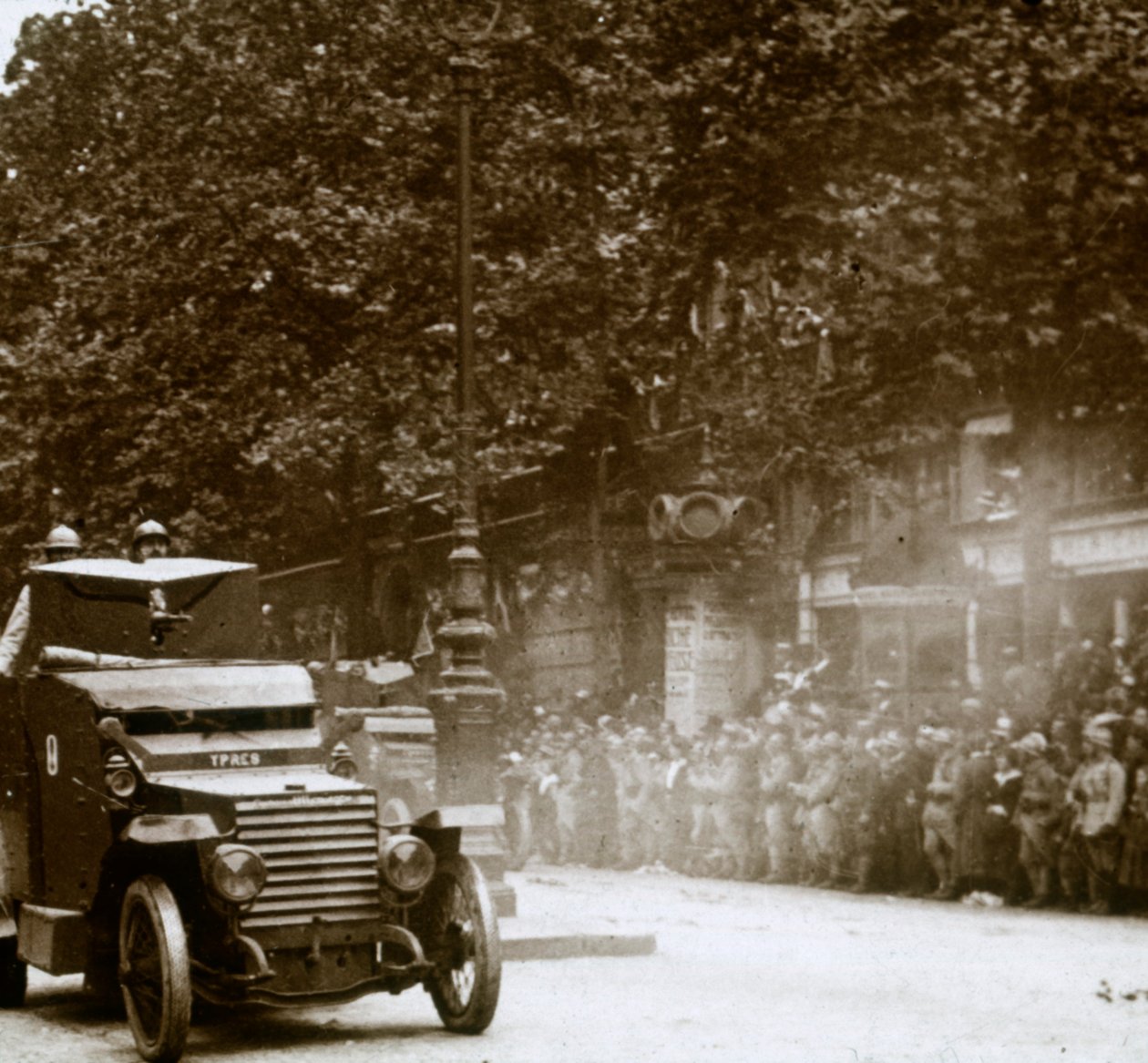 Kulomet namontovaný v obrněném vozidle, vítězná přehlídka, c1918 od Unbekannt