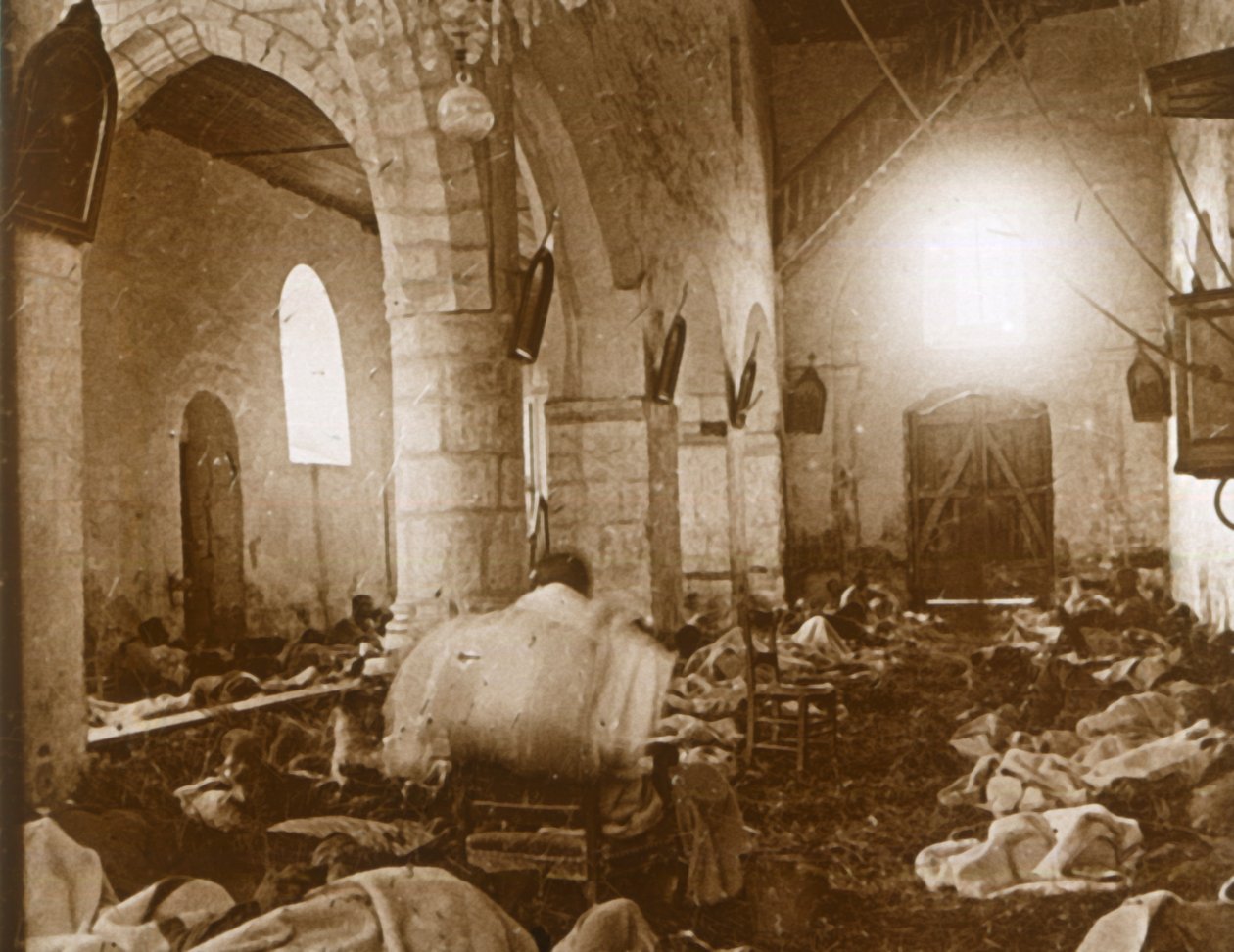 Provizorní nemocnice v kostele, Marne, severní Francie, 1914 od Unbekannt