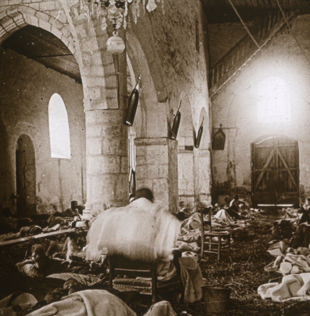 Provizorní nemocnice v kostele, Marne, severní Francie, 1914 od Unbekannt