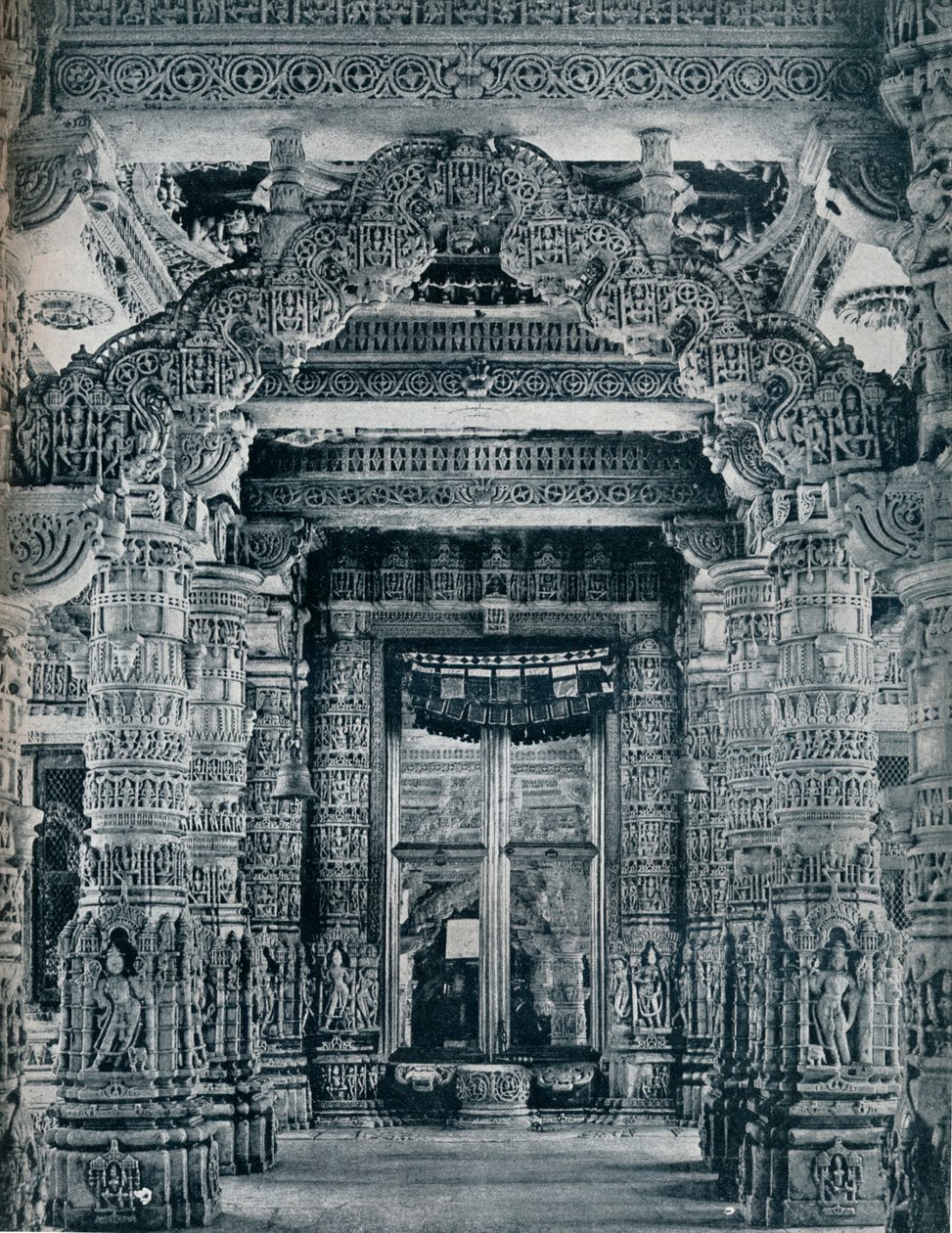 Mramorová socha u vchodu do džinistického chrámu v Dilwara, Mount Abu, c1100. od Unbekannt