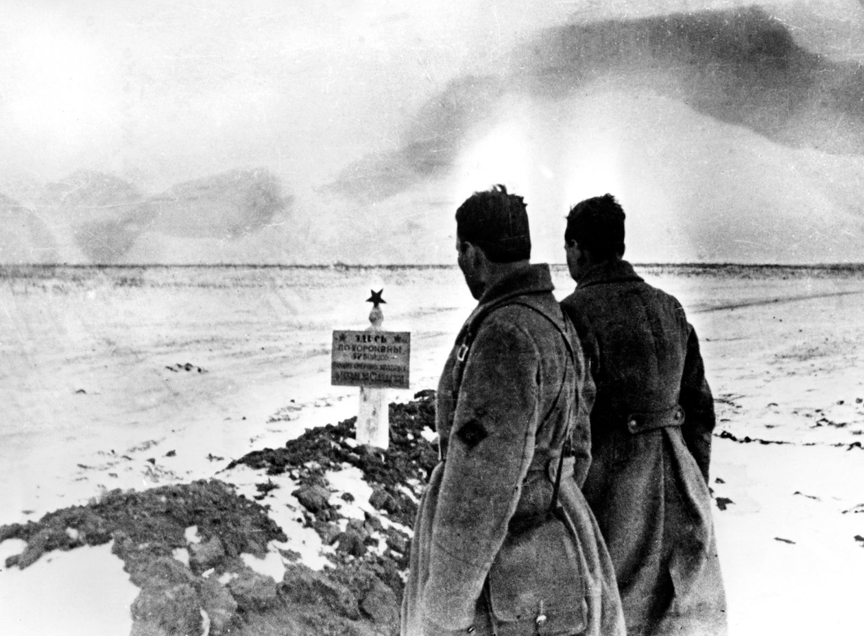 Hromadný hrob ruských vojáků, Stalingradská fronta, Rusko, leden 1943 od Unbekannt