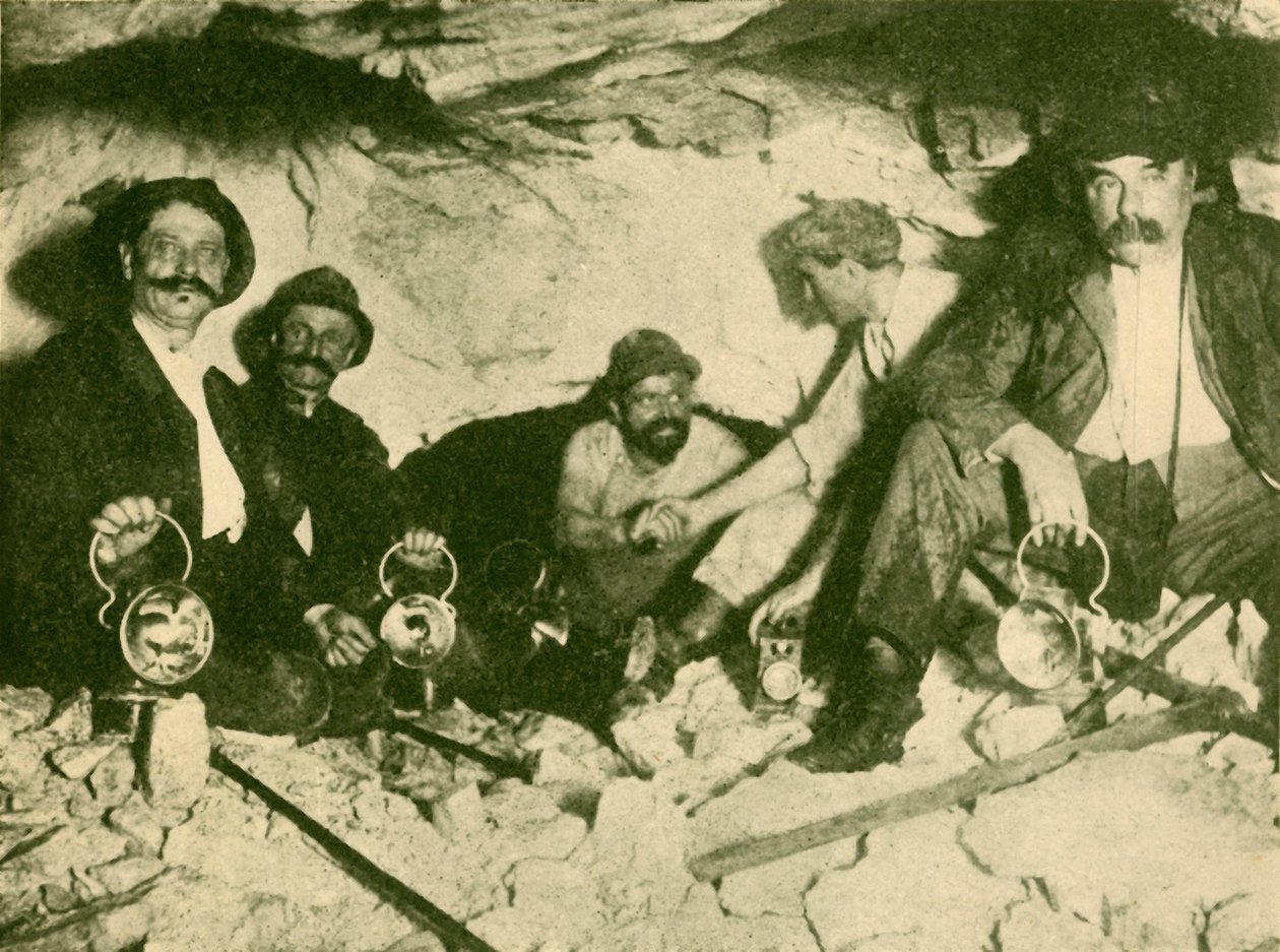 Setkání dvou nudných stran při konečném proražení tunelu Lotchberg, c1930. od Unbekannt
