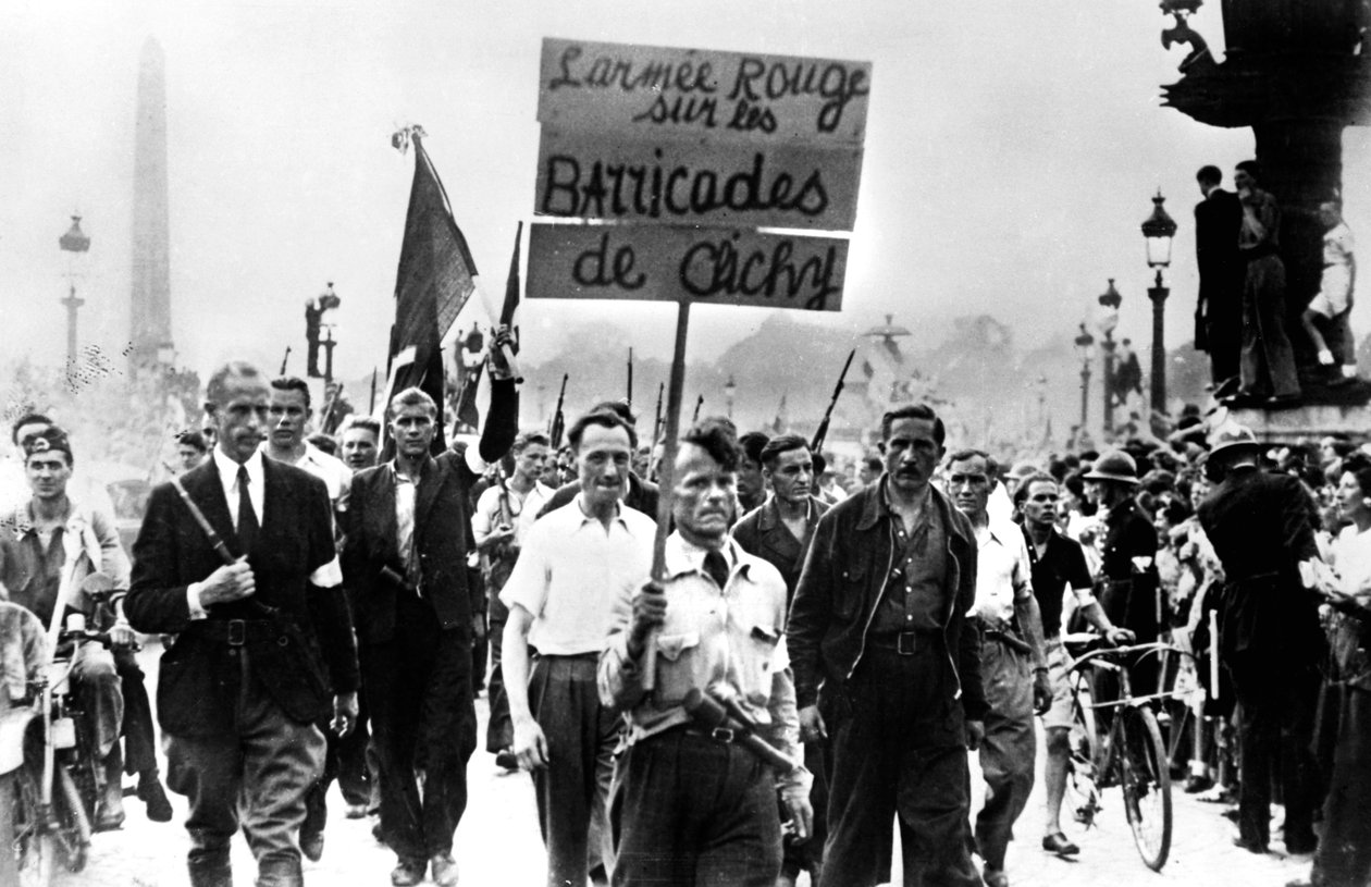 Členové odboje pochodující na Place de la Concorde, osvobození Paříže, srpen 1944 od Unbekannt