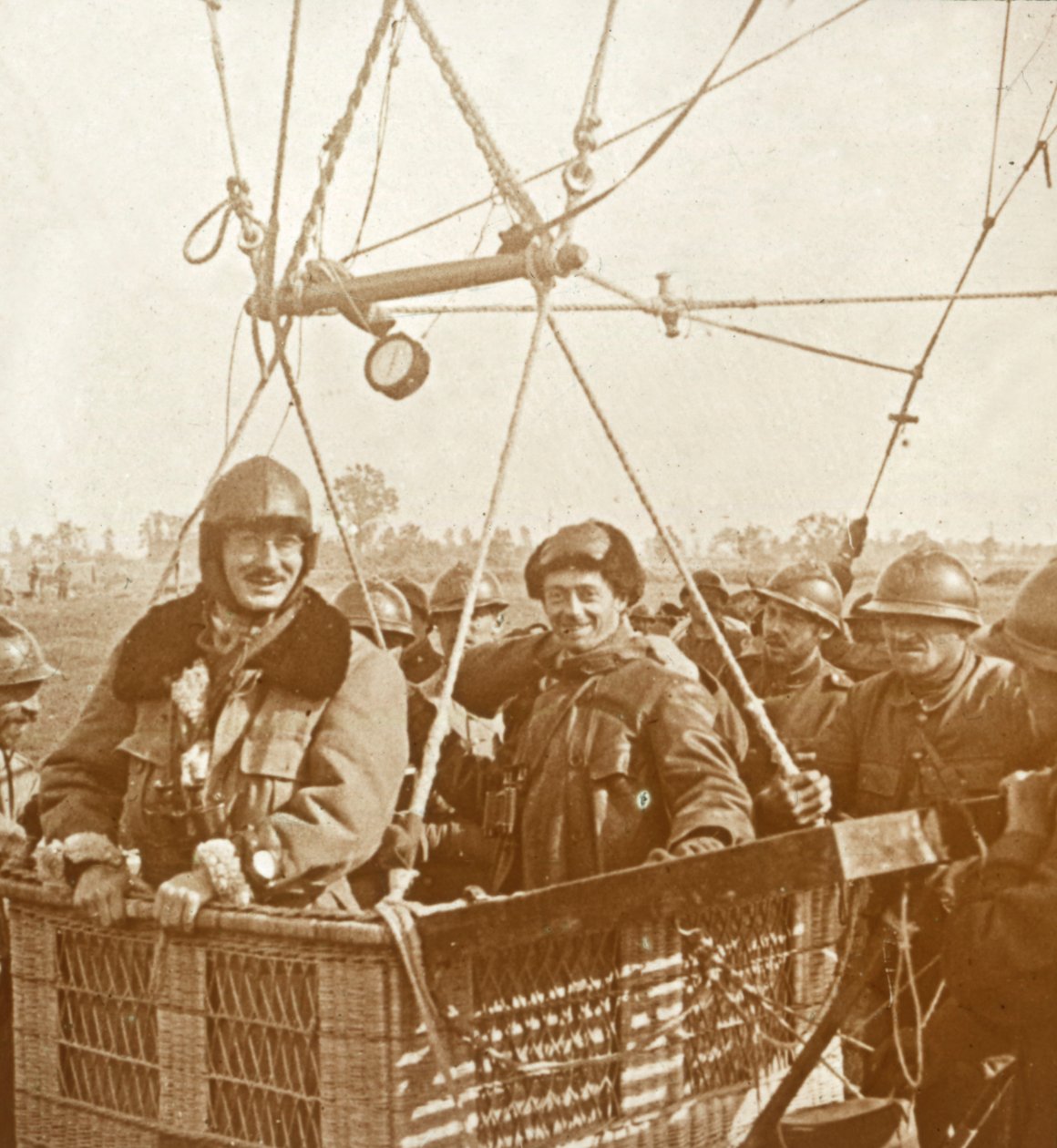 Muži v koši pozorovacího balónu, c1914-c1918 od Unbekannt