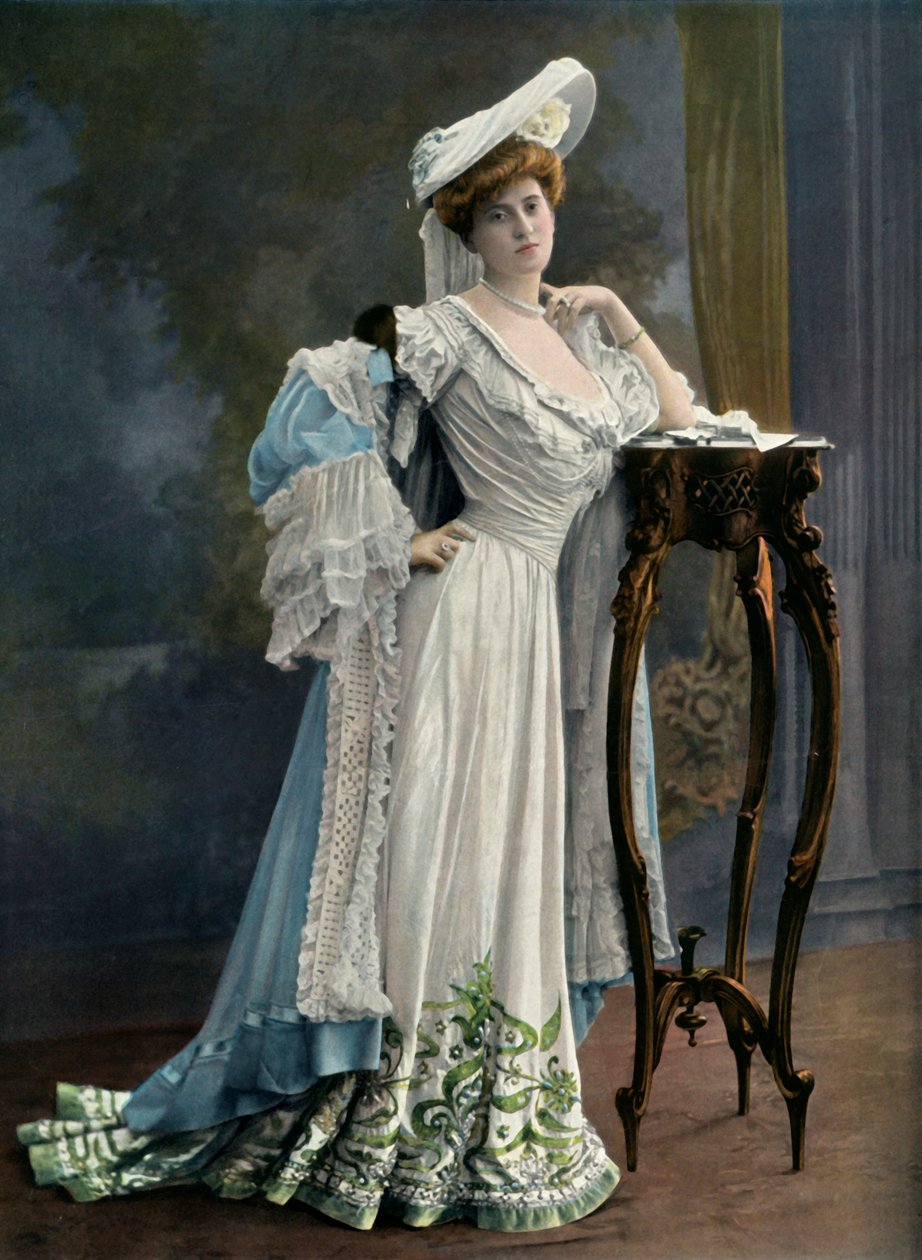 Mlle. Paule Andral - Du Theatre Du Vaudeville - Role Roseline Denis. - L