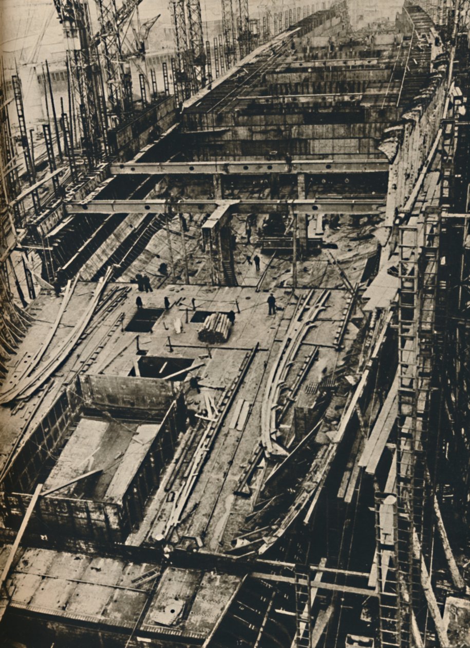 Více než 1000 stop dlouhý. Shell of Queen Mary v prvních dnech stavby, 1930-1934, 1936 od Unbekannt