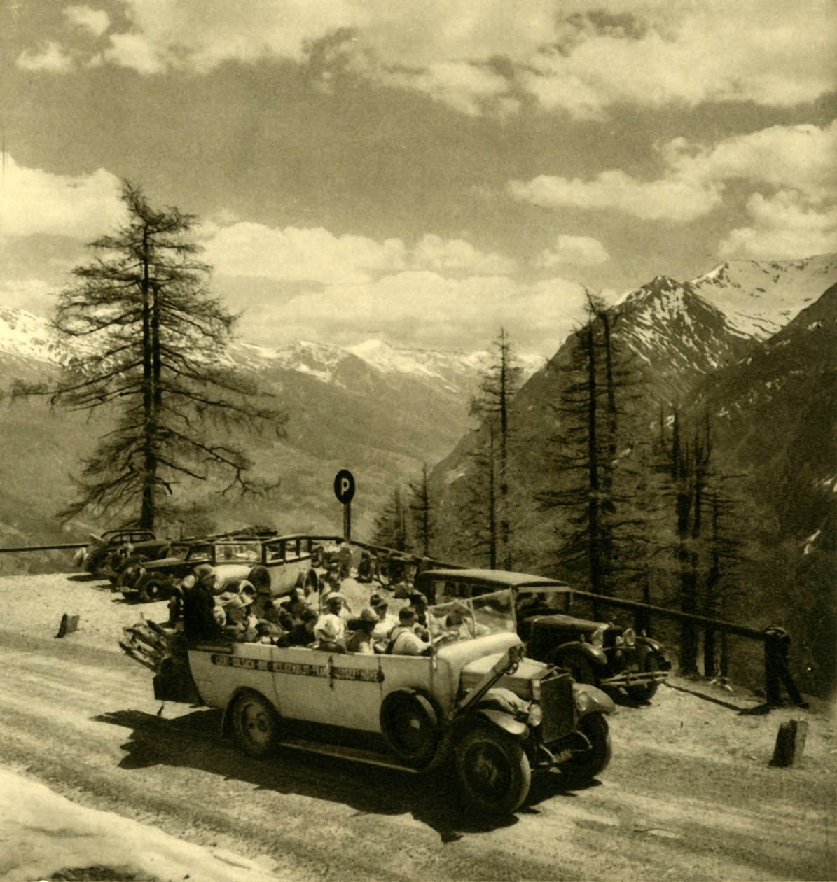 Pohled na hory v Schönecku na Grossglocknerské vysokohorské silnici, Rakousko, c1935. od Unbekannt