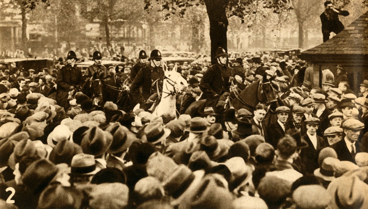 Jízdní policie a demonstranti, protesty v testu prostředků, Hyde Park, Londýn, 1932, 1933. od Unbekannt