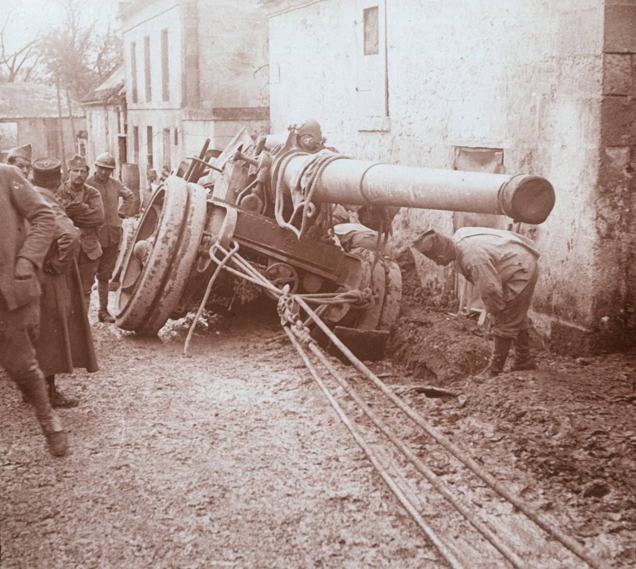 Přesun těžkého dělostřelectva, Genicourt, severní Francie, c1914-c1918 od Unbekannt