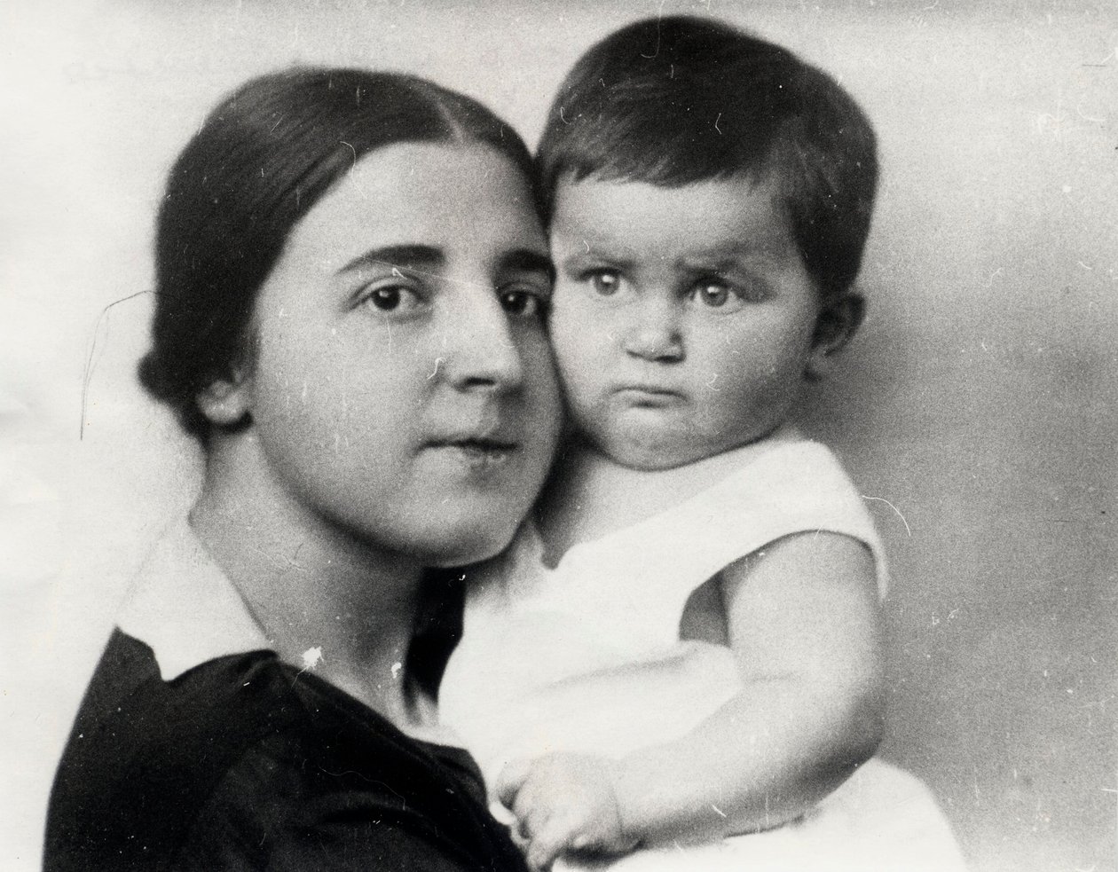 Nadezhda Alliluyeva, druhá manželka Josefa Stalina a jejich dcera Světlana Alliluyeva, 1927 od Unbekannt
