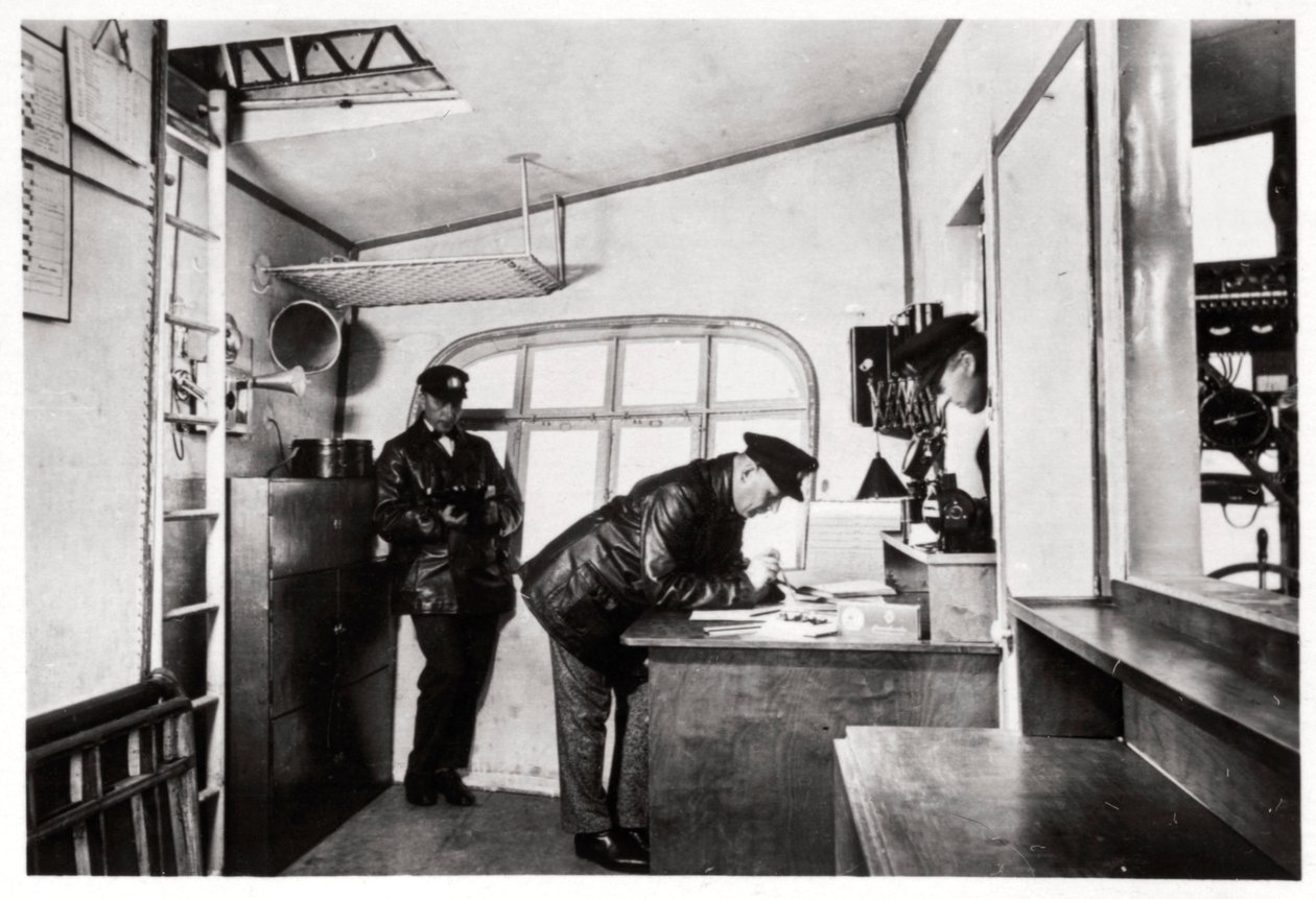 Navigační místnost, Zeppelin LZ 127 Graf Zeppelin, 1933 od Unbekannt