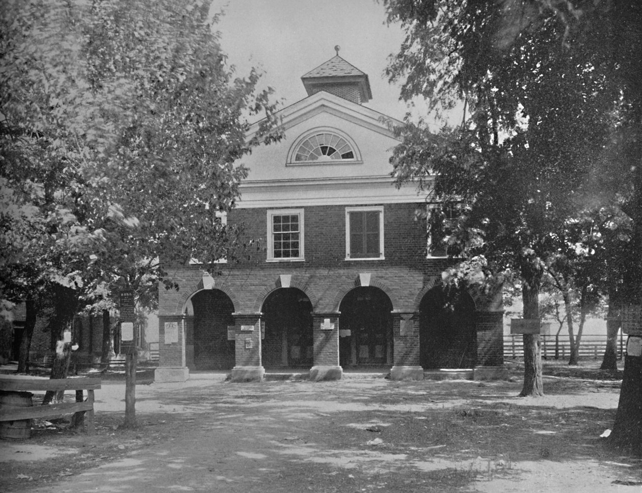 Old Court House, Bowling Green, Virginia, c1897. od Unbekannt