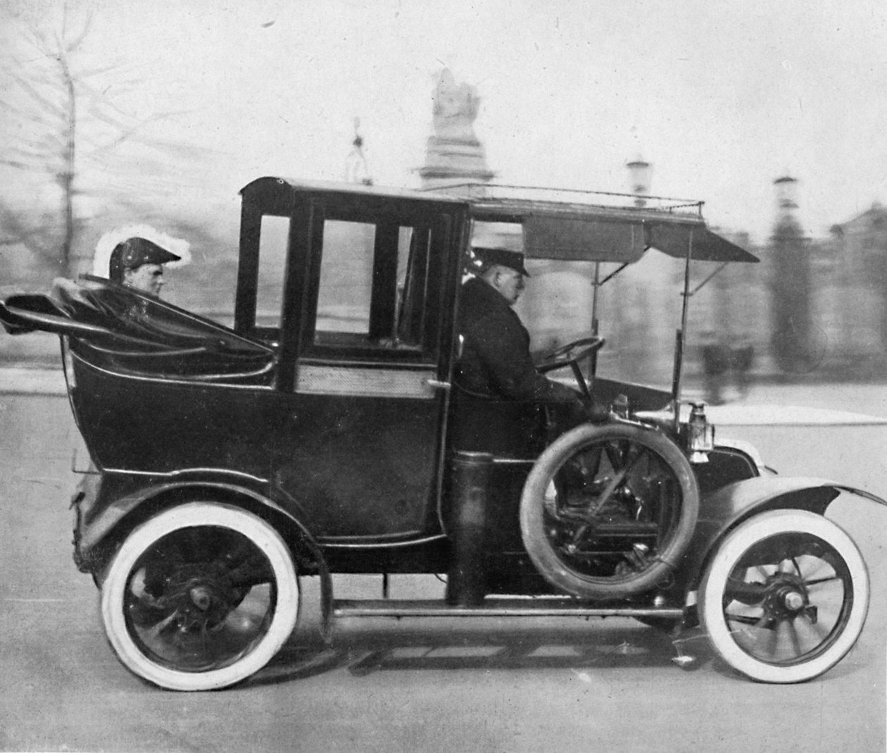 Dne 2. března 1911 šel ministr vnitra pan Winston Churchill do paláce, 1911, 1945 od Unbekannt